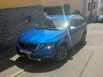 Gebraucht Skoda Octavia 184 PS (135 kW) 2019 Blau Kombi