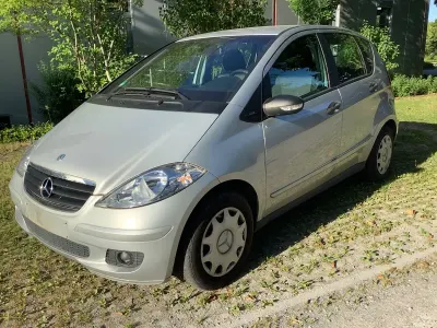 Gebraucht Mercedes A150 Classic 95 PS (69 kW) 2005 Silber Van / Kleinbus