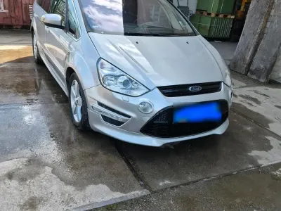 Gebraucht Ford S-MAX S 140 PS (102 kW) 2012 Silber Van / Kleinbus