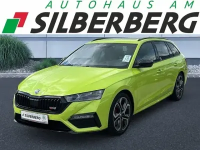 Używany Skoda Octavia RS 245 KM (180 kW) 2023 Zielony Kombi