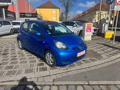 Gebraucht Toyota Aygo 68 PS (50 kW) 2009 Blau Kleinwagen