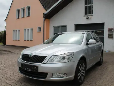 Gebraucht Skoda Octavia Ambition 140 PS (102 kW) 2012 Silber Kombi