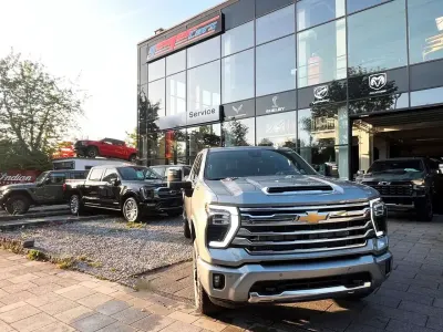 Neu Chevrolet Silverado 476 PS (350 kW) 2026 Sterling grey SUV