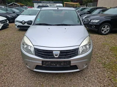Używany Dacia Sandero 75 KM (55 kW) 2010 Szary Hatchback