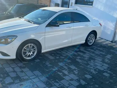 Gebraucht Mercedes CLA200 156 PS (114 kW) 2014 Weiß Limousine
