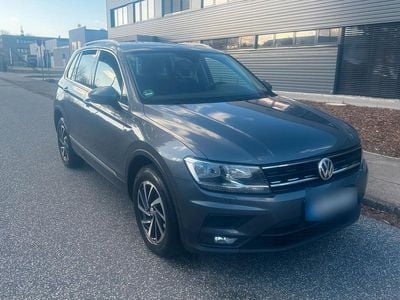Gebraucht VW Tiguan 149 PS (109 kW) 2019 Grau SUV