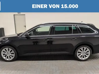 Gebraucht Skoda Superb Style 150 PS (110 kW) 2023 Metallic Kombi