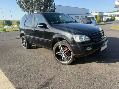 Gebraucht Mercedes ML270 163 PS (119 kW) 2003 Schwarz SUV