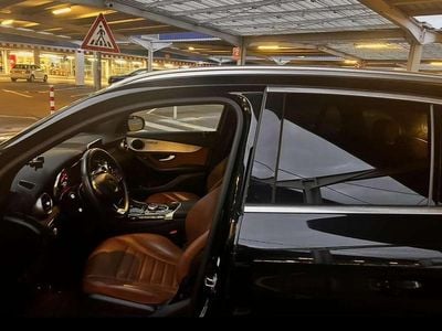 Second-hand Mercedes GLC250 211 CP (155 kW) 2019 Negru SUV