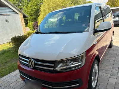 Gebraucht VW Multivan Highline 150 PS (110 kW) 2016 Rot Van / Kleinbus