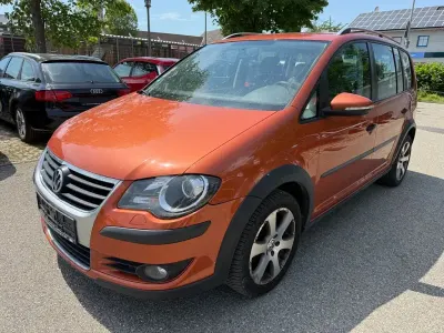 Gebraucht VW Touran Cross 140 PS (102 kW) 2010 Rot Van / Kleinbus