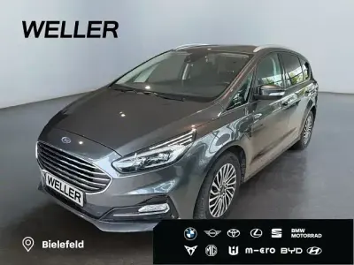 Begagnad Ford S-MAX Titanium 150 HK (110 kW) 2021 Grå Minibuss
