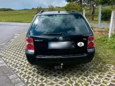 Gebraucht VW Passat 131 PS (96 kW) 2002 Schwarz Kombi