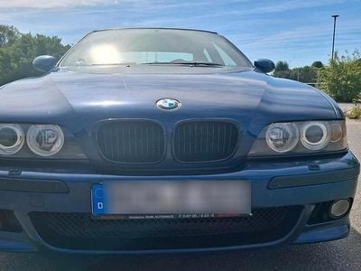 BMW 523