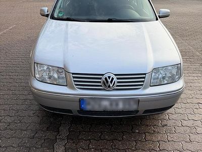 Silber Gebraucht 2002 VW Bora Kombi | 2.950 €