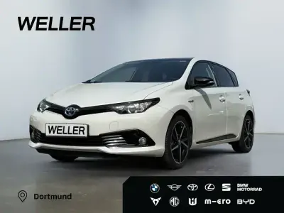 Gebraucht Toyota Auris Hybrid Style 136 PS (100 kW) 2017 White pearl / dach schwarz Limousine