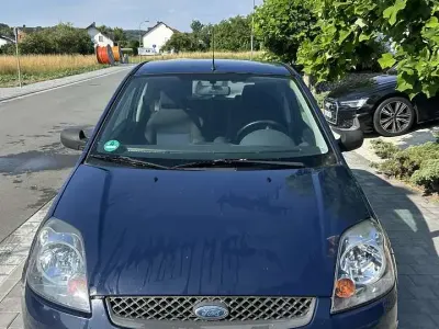 Gebraucht Ford Fiesta Style 60 PS (44 kW) 2008 Blau Kleinwagen