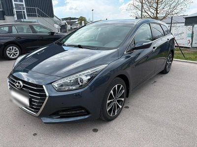 Usata Hyundai i40 Style 141 CV (103 kW) 2016 Blu Station wagon