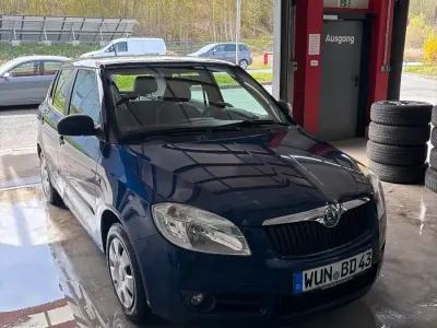 Gebraucht Skoda Fabia 60 PS (44 kW) 2009 Blau Limousine