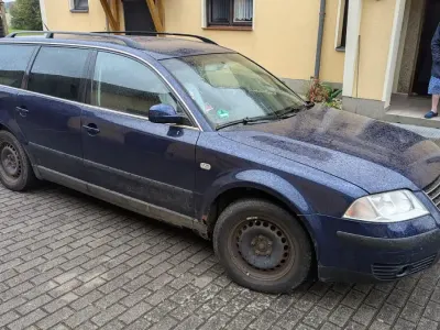 Gebraucht VW Passat 101 PS (74 kW) 2002 Blau Kombi