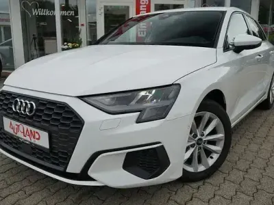 Gebraucht Audi A3 S-Line 110 PS (80 kW) 2023 Weiß Limousine