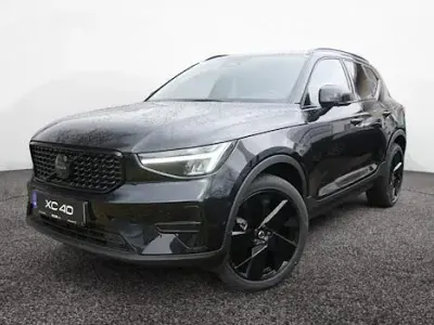 Neu Volvo XC40 Plus 163 PS (119 kW) 2025 Schwarz SUV