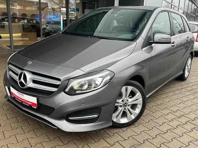 Grau Gebraucht 2017 Mercedes B180 Van / Kleinbus | 14.450 € (Fairer Preis)