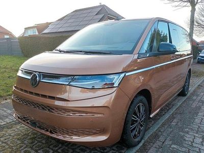 Second-hand VW T7 Style 150 CP (110 kW) 2024 Portocaliu Van