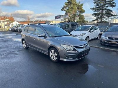 Grau Gebraucht 2012 Hyundai i30 Edition Kombi | 1.000 €