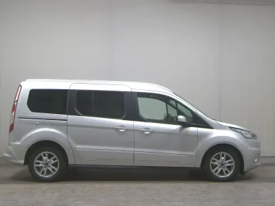 Gebraucht Ford Tourneo Titanium 120 PS (88 kW) 2021 Polarsilber metallic Van / Kleinbus