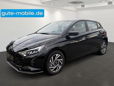Neu Hyundai i20 Trend 101 PS (74 kW) 2025 Atlas white / sol Limousine