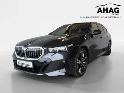 Gebraucht BMW 520 M Sport 197 PS (144 kW) 2025 Schwarz Kombi