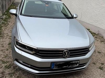 Gebraucht VW Passat 150 PS (110 kW) 2018 Grau Kombi