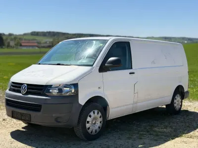 Gebraucht VW T5 102 PS (75 kW) 2012 Candyweiß Van