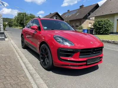 Gebraucht Porsche Macan 381 PS (280 kW) 2022 Karminrot SUV