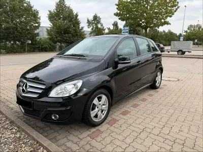 Gebraucht Mercedes B180 110 PS (80 kW) 2009 Schwarz Van / Kleinbus