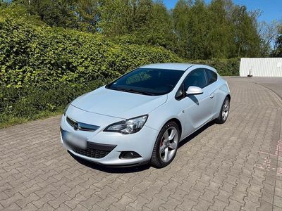 Usata Opel Astra GTC 140 CV (102 kW) 2013 Argento Berlina