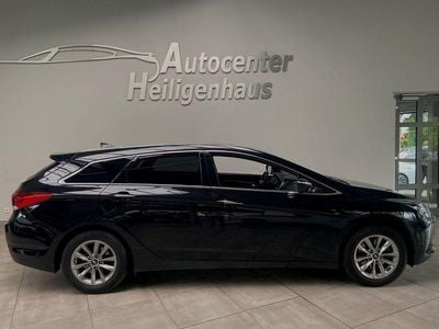 Second-hand Hyundai i40 Classic 135 CP (99 kW) 2017 Negru Break