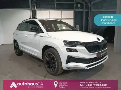 Gebraucht Skoda Karoq SportLine 150 PS (110 kW) 2023 Weiß SUV