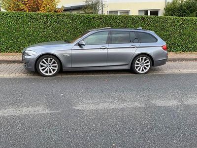 Gebraucht BMW 530 258 PS (189 kW) 2012 Silber Kombi
