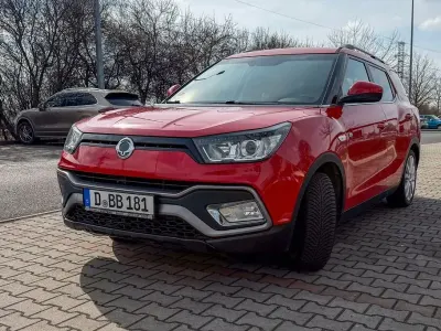 Gebraucht SsangYong XLV 116 PS (85 kW) 2018 Rot SUV