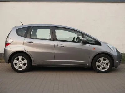 Gebraucht Honda Jazz Trend 90 PS (66 kW) 2010 Silber Kleinwagen