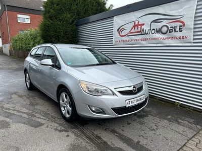 Gebraucht Opel Astra 110 PS (80 kW) 2011 Argon silber/ice silver (m2) Kombi