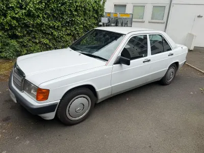 Gebraucht Mercedes 190 75 PS (55 kW) 1990 Weiß Limousine
