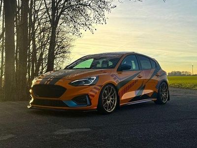 Usata Ford Focus ST 385 CV (283 kW) 2020 Arancione Berlina