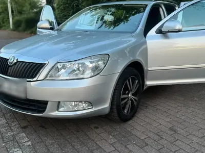 Gebraucht Skoda Octavia 140 PS (102 kW) 2012 Silber Kombi