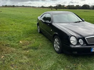 Gebraucht Mercedes CLK200 136 PS (100 kW) 1997 Schwarz Coupé