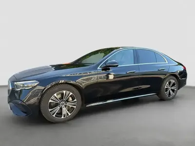 Gebraucht Mercedes E200 AMG line 204 PS (150 kW) 2025 Unilack schwarz Limousine
