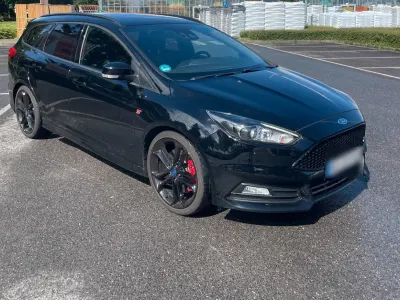 Gebraucht Ford Focus Performance Edition 250 PS (183 kW) 2016 Schwarz Kombi