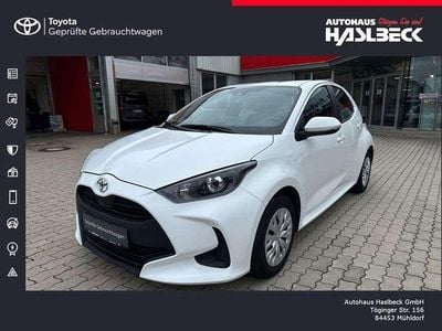 Gebraucht Toyota Yaris Comfort 72 PS (52 kW) 2023 Schneeweiß Kleinwagen